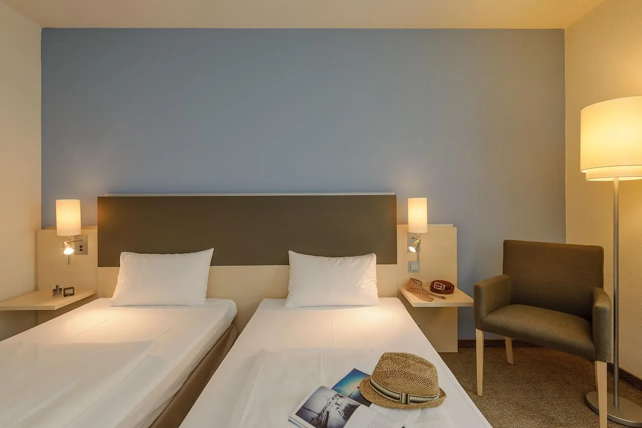 Mercure Hotel Berlin City West 4*,